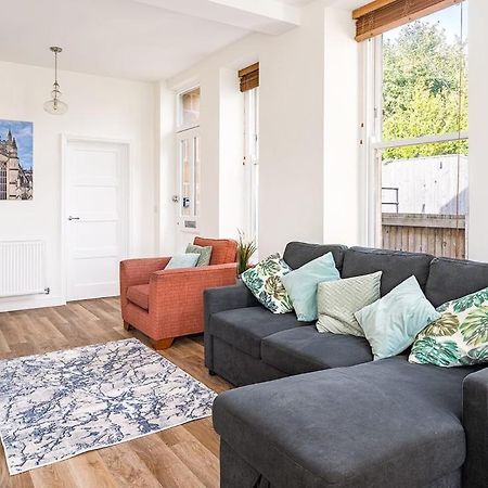 באת' Spacious 2 Bedroom House With Stunning Views מראה חיצוני תמונה