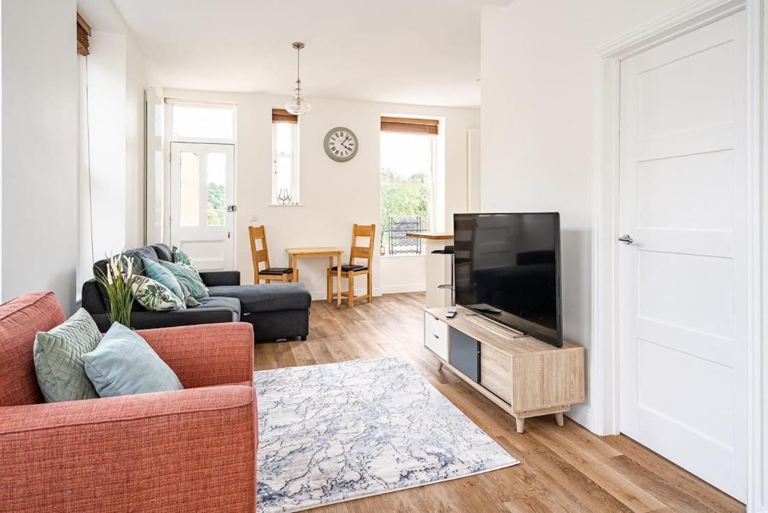באת' Spacious 2 Bedroom House With Stunning Views מראה חיצוני תמונה